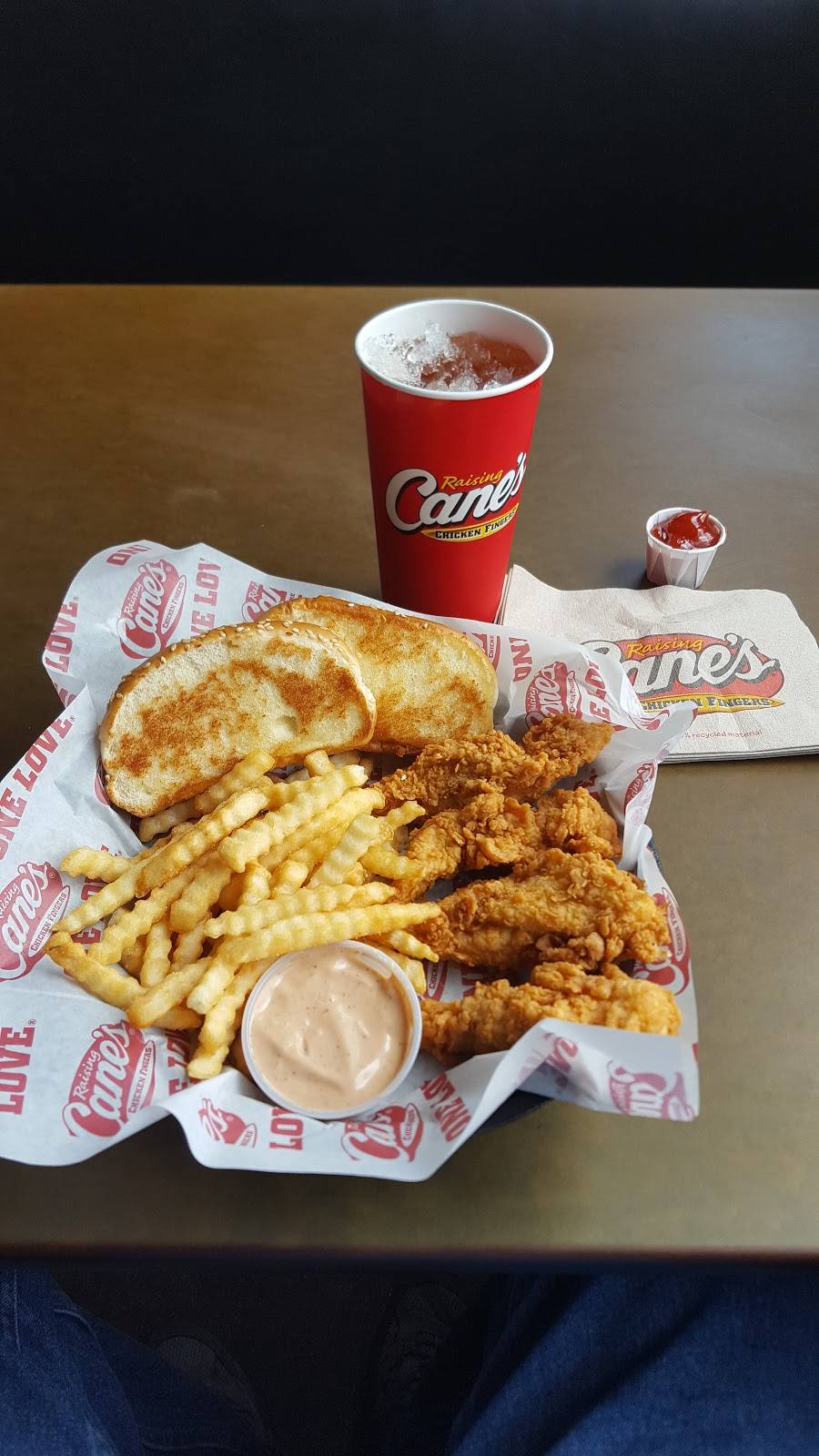 Raising Canes Chicken Fingers | meal takeaway | 4509 Lakeview Pkwy, Rowlett, TX 75088, USA | 9724127300 OR +1 972-412-7300