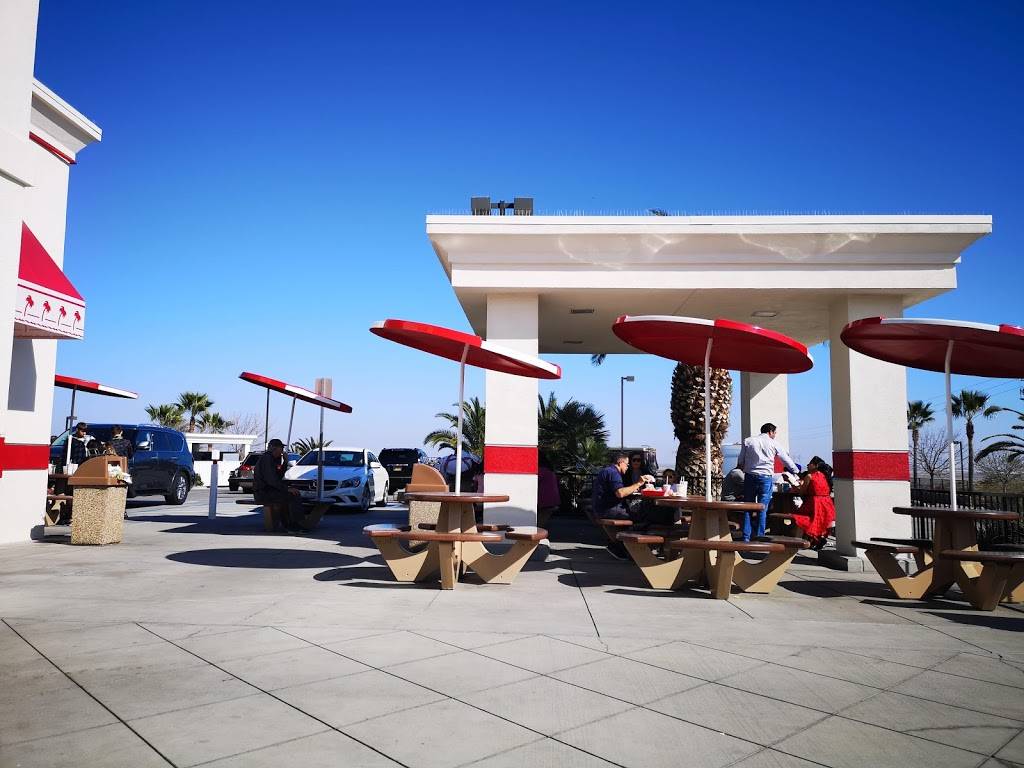 In-N-Out Burger | restaurant | 33464 Bernard Dr, Kettleman City, CA 93239, USA | 8007861000 OR +1 800-786-1000