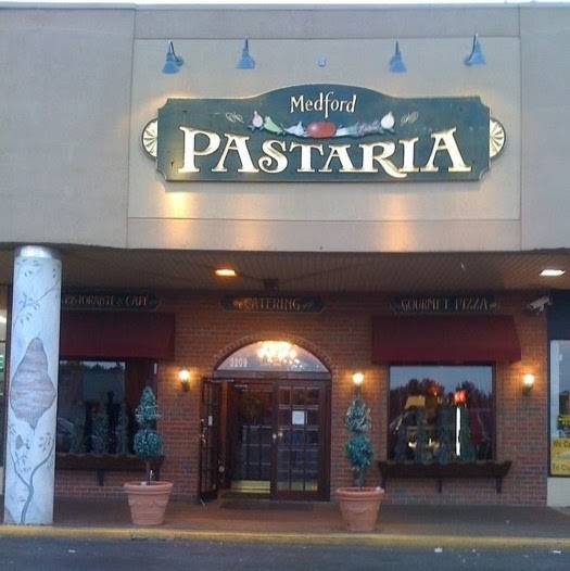 Medford Pastaria | restaurant | 3209 Horseblock Road, Medford, NY 11763, USA | 6317585252 OR +1 631-758-5252