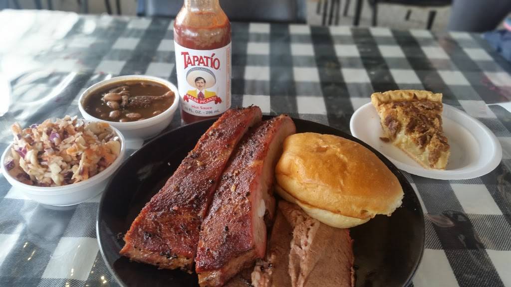 Smokeys BBQ | restaurant | 5300 E Lancaster Ave, Fort Worth, TX 76112, USA | 8174518222 OR +1 817-451-8222