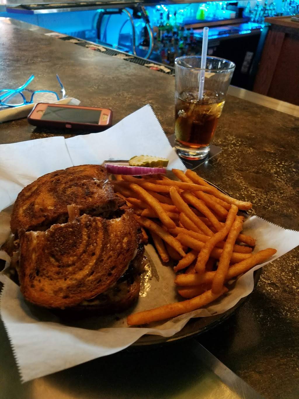 Kellys Bleachers Big Bend | restaurant | Vernon Ln, Big Bend, WI 53103, USA | 2626623600 OR +1 262-662-3600