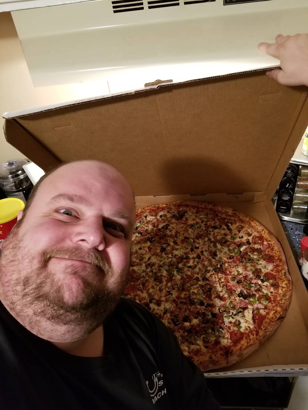 Monsters Pizza | restaurant | 637 Sand Ridge Rd, Hubert, NC 28539, USA | 9103268888 OR +1 910-326-8888