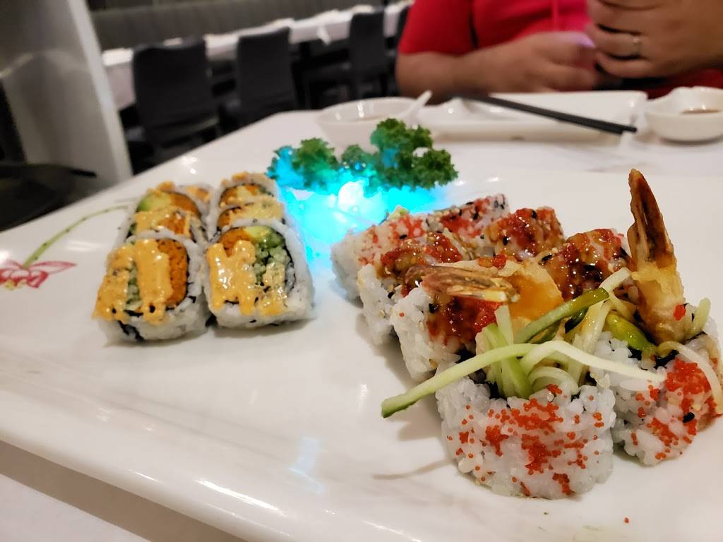 ROBO SUSHI | restaurant | 865 York Mills Rd #9, North York, ON M3B 1Y6, Canada | 6477483675 OR +1 647-748-3675