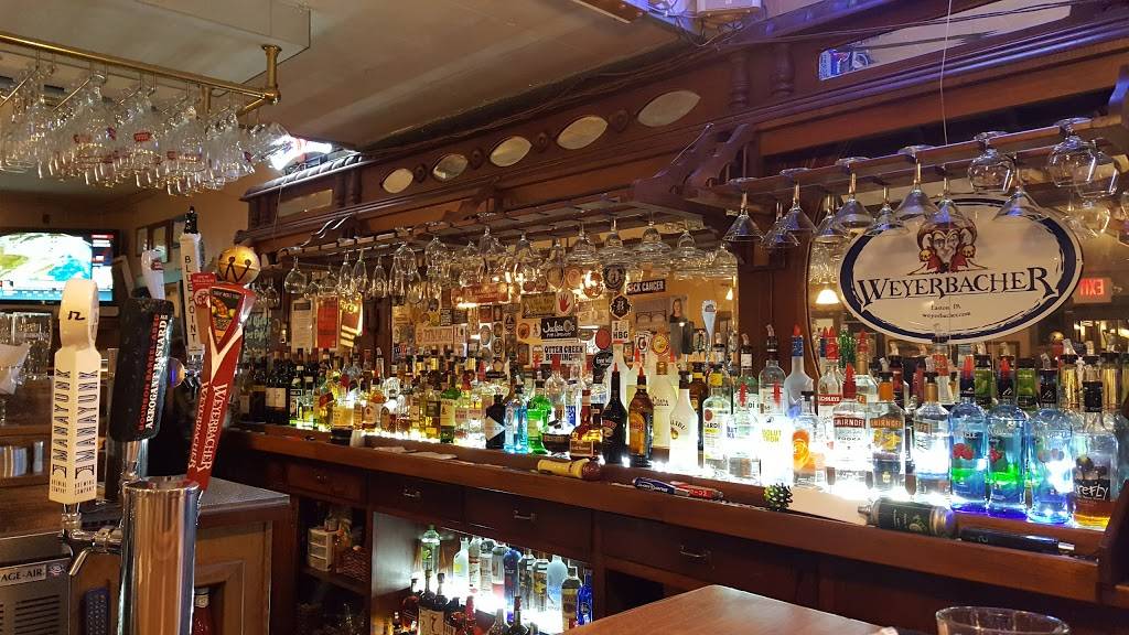 Warwick Hotel | restaurant | 12 W Main St, Hummelstown, PA 17036, USA | 7175669124 OR +1 717-566-9124