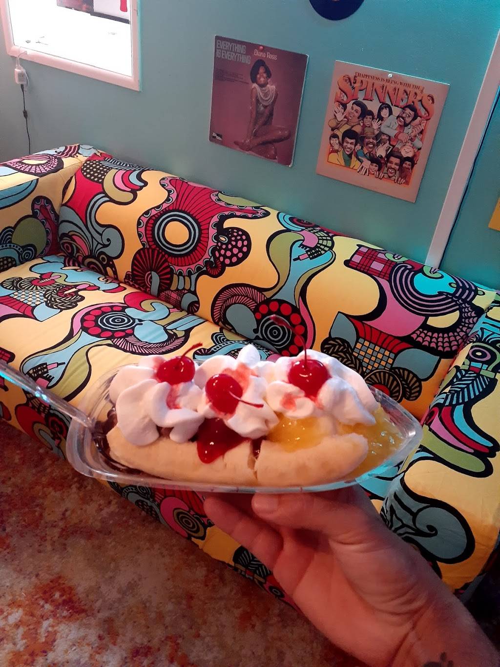 Hippie Trippy Ice Cream Experience | restaurant | 12730 McGregor Blvd, Fort Myers, FL 33919, USA | 2399859895 OR +1 239-985-9895