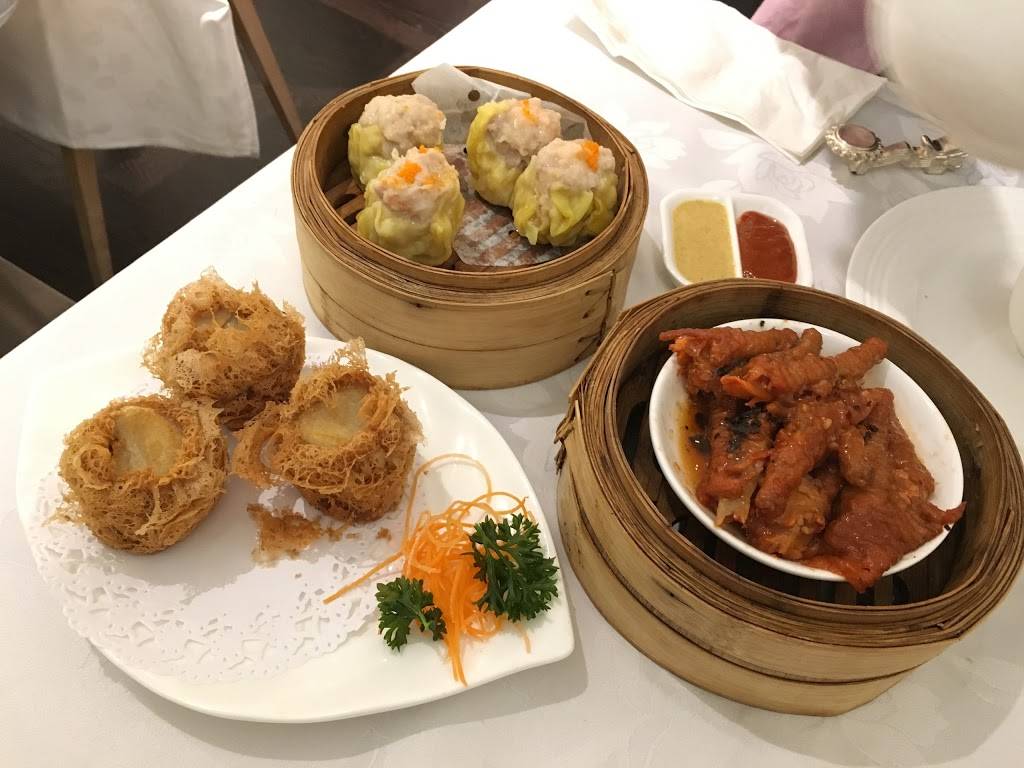 Pearl | restaurant | 2901 Bayview Ave, North York, ON M2K 1E6, Canada | 4162261233 OR +1 416-226-1233