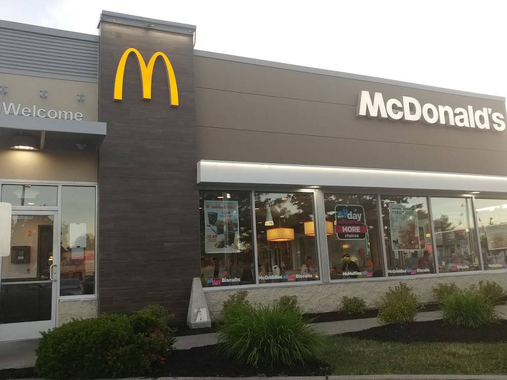 McDonalds | cafe | 660 Liberty St, Springfield, MA 01103, USA | 4137311529 OR +1 413-731-1529