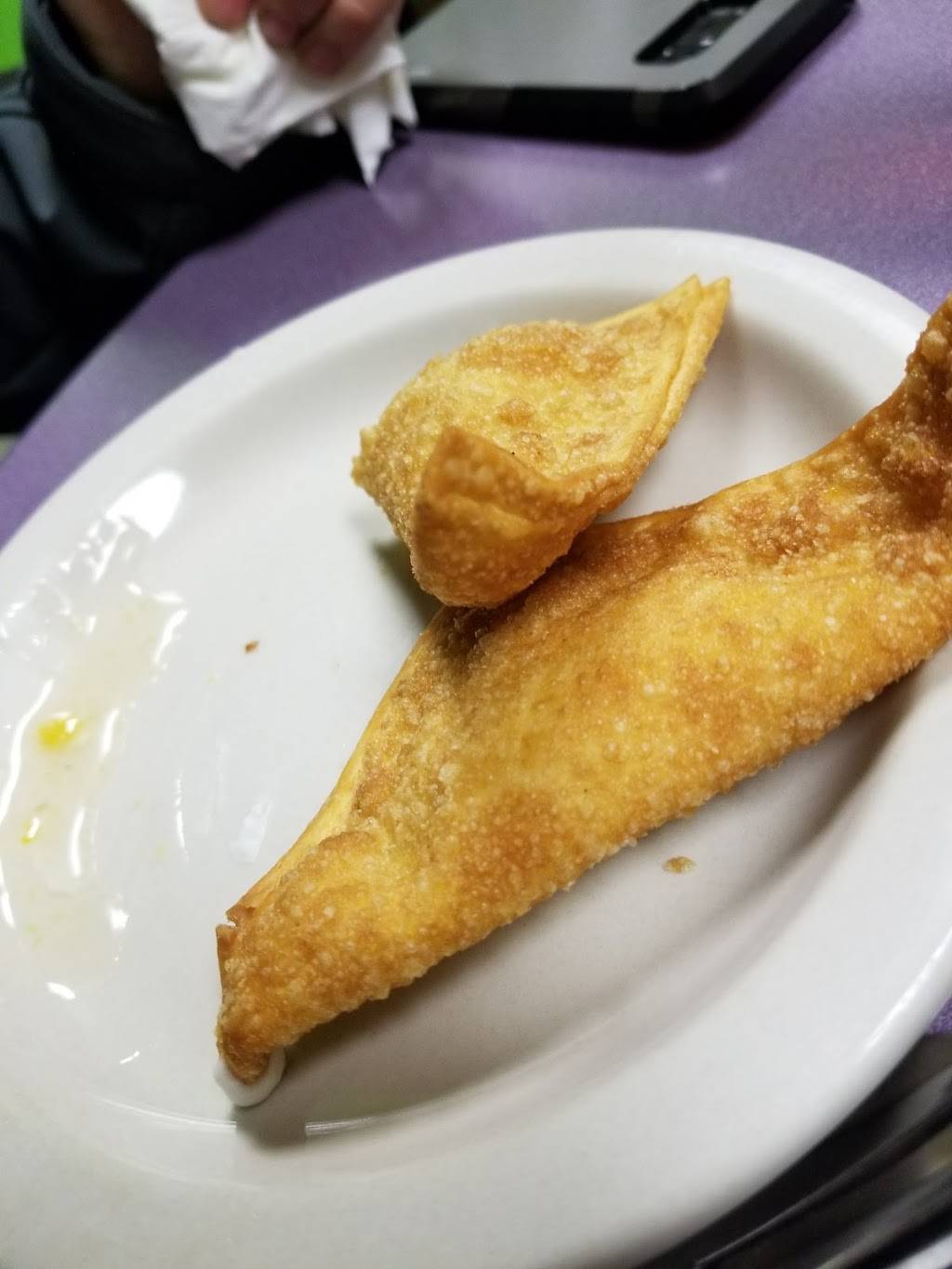 Sams Fine Food & Egg Rolls | restaurant | 3300 SW 9th St #4, Des Moines, IA 50315, USA | 5152885400 OR +1 515-288-5400