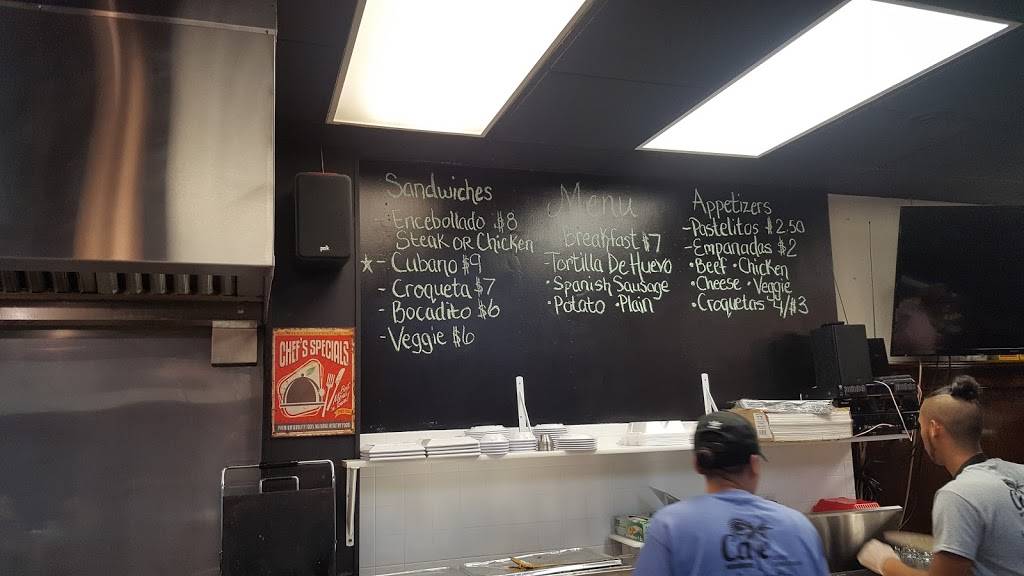 Cafe Media Noche | restaurant | 6836 Windsor Ave, Berwyn, IL 60402, USA | 8726006703 OR +1 872-600-6703