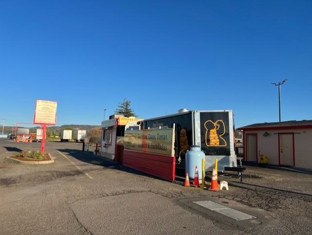 Muchas Gracias | restaurant | 1104 E Vilas Rd, Medford, OR 97502, USA | 5414996275 OR +1 541-499-6275