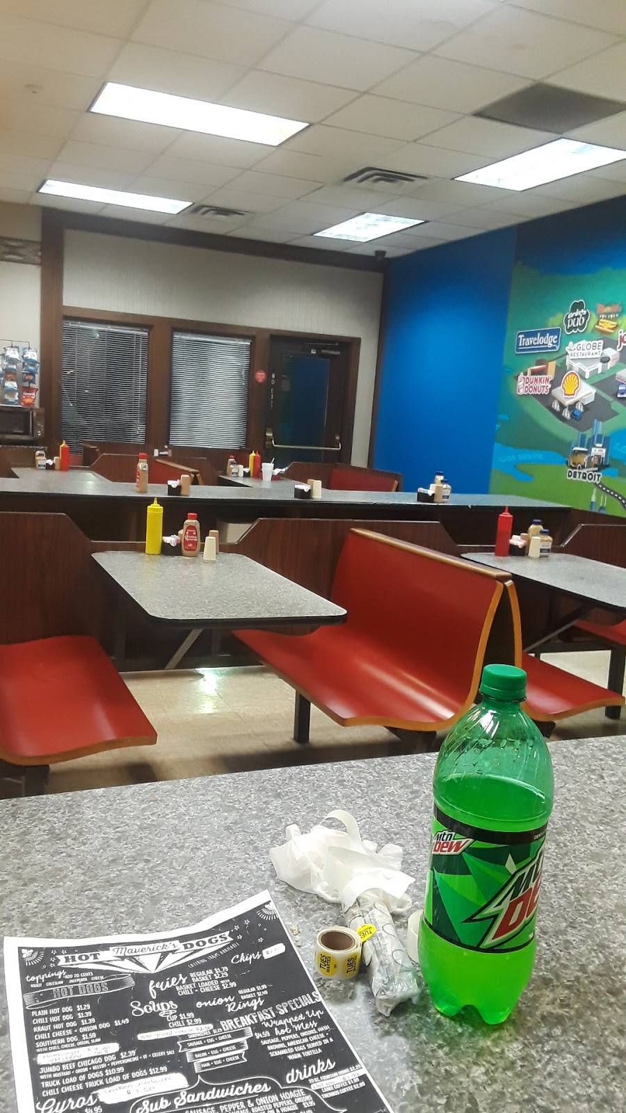 Mavericks Hot Dog Shop | restaurant | 6985 Truck World Blvd, Hubbard, OH 44425, USA | 3305346002 OR +1 330-534-6002