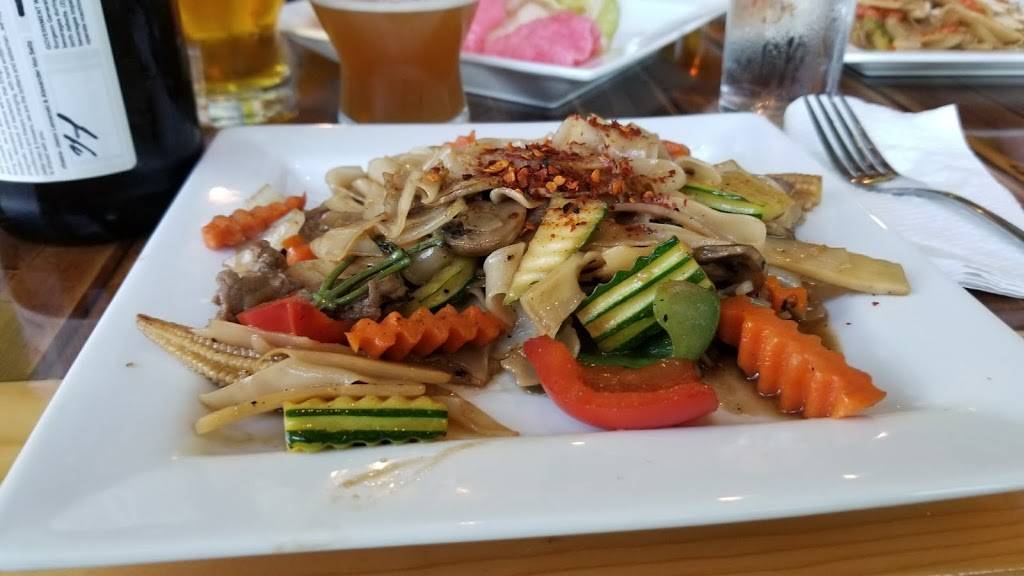 Blossom & Cellar Door Craft Cavern | restaurant | 750 W Main St b, Hendersonville, TN 37075, USA | 6154312186 OR +1 615-431-2186