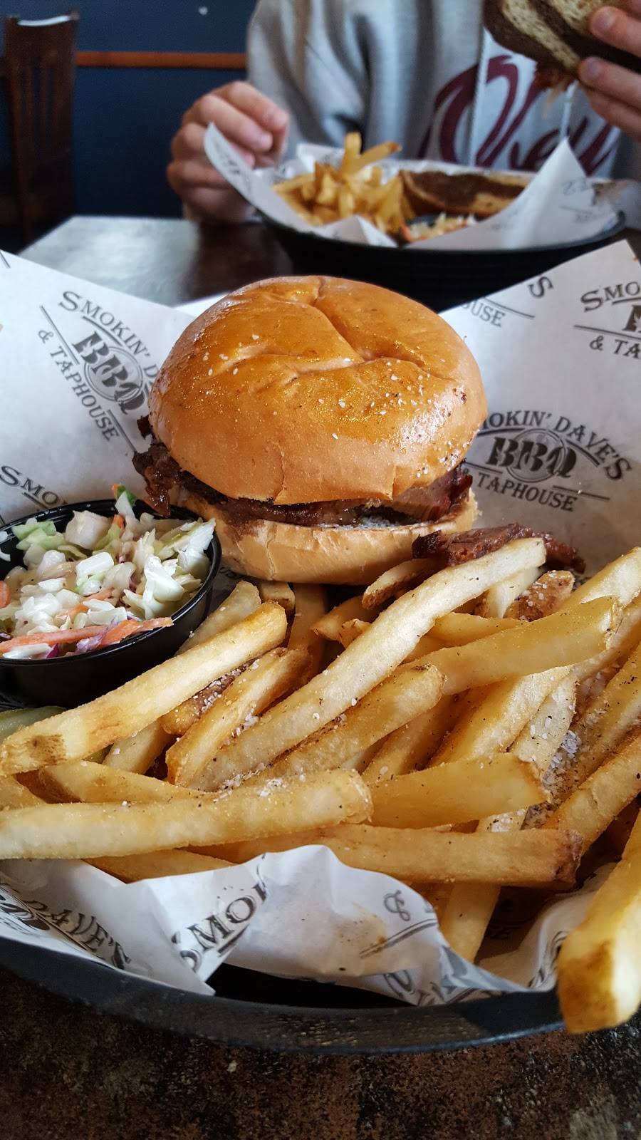 Smokin Daves BBQ & Brew | restaurant | 1940 Ken Pratt Blvd, Longmont, CO 80501, USA | 3039237427 OR +1 303-923-7427