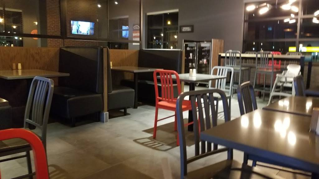 Harveys | restaurant | 12575 Rue Sherbrooke E, Pointe-aux-Trembles, QC H1B 1C8, Canada | 5143855555 OR +1 514-385-5555