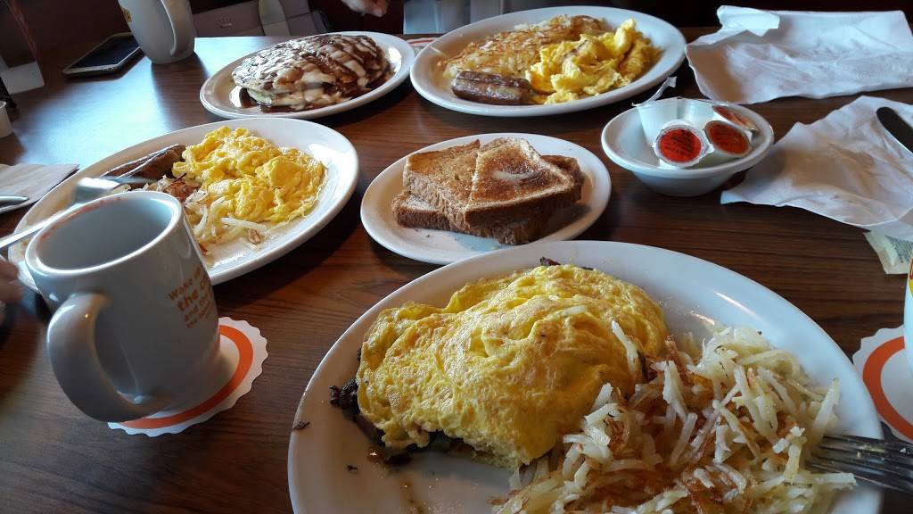 Dennys | restaurant | 683 N Grand Ave, Nogales, AZ 85621, USA | 5202874572 OR +1 520-287-4572