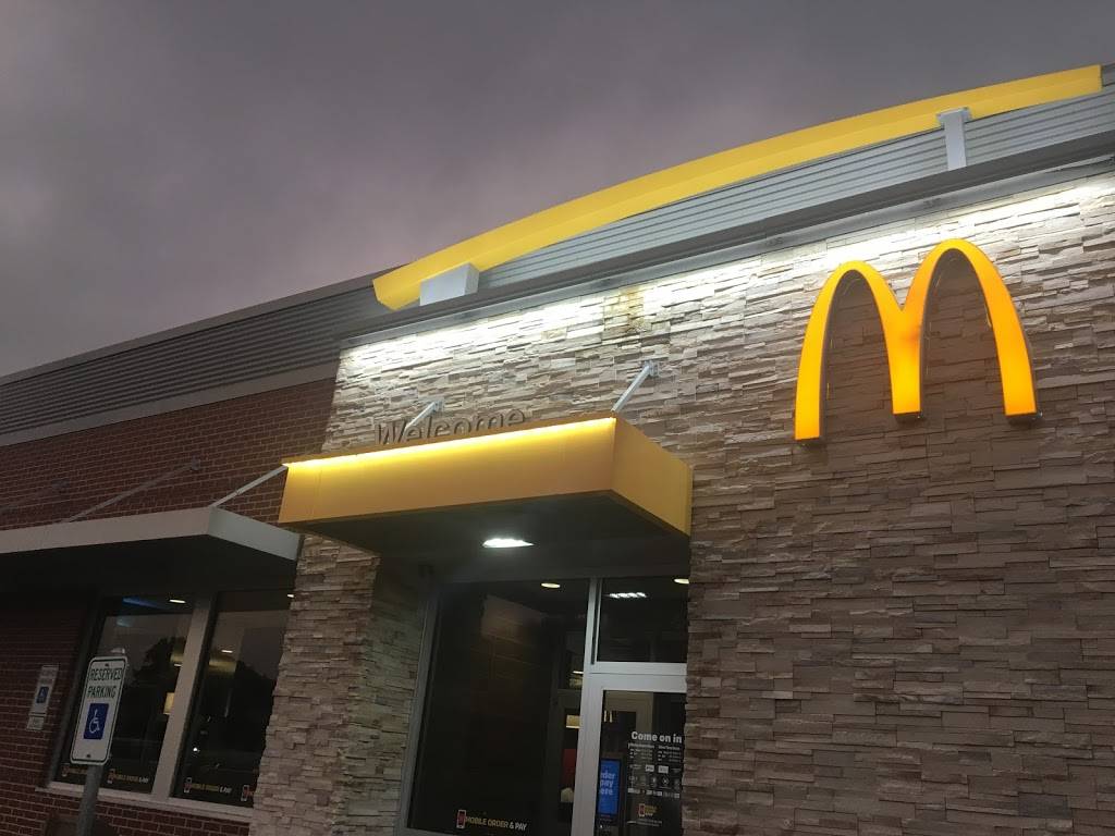 McDonalds | cafe | 2602 E Main St, Madisonville, TX 77864, USA | 9363485677 OR +1 936-348-5677