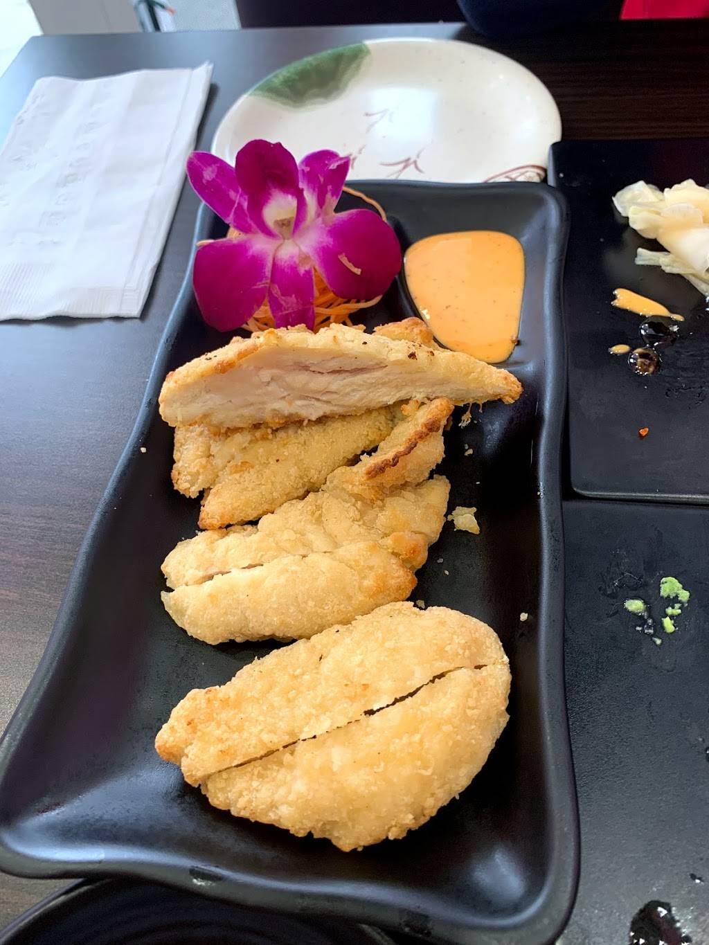 Sisters Sushi House | restaurant | 4228 5th Ave, Brooklyn, NY 11232, USA | 7186668328 OR +1 718-666-8328