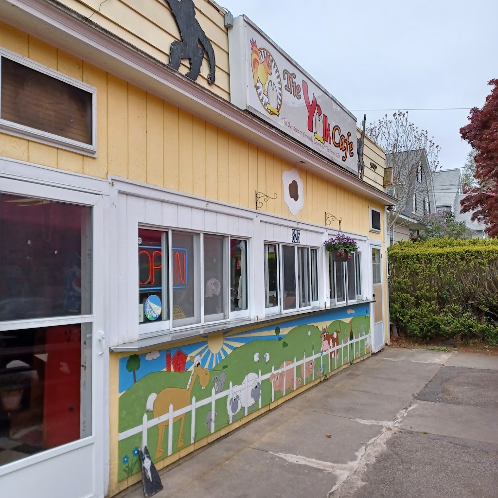 The Yolk Cafe | cafe | 825 Montauk Ave, New London, CT 06320, USA | 8604370898 OR +1 860-437-0898