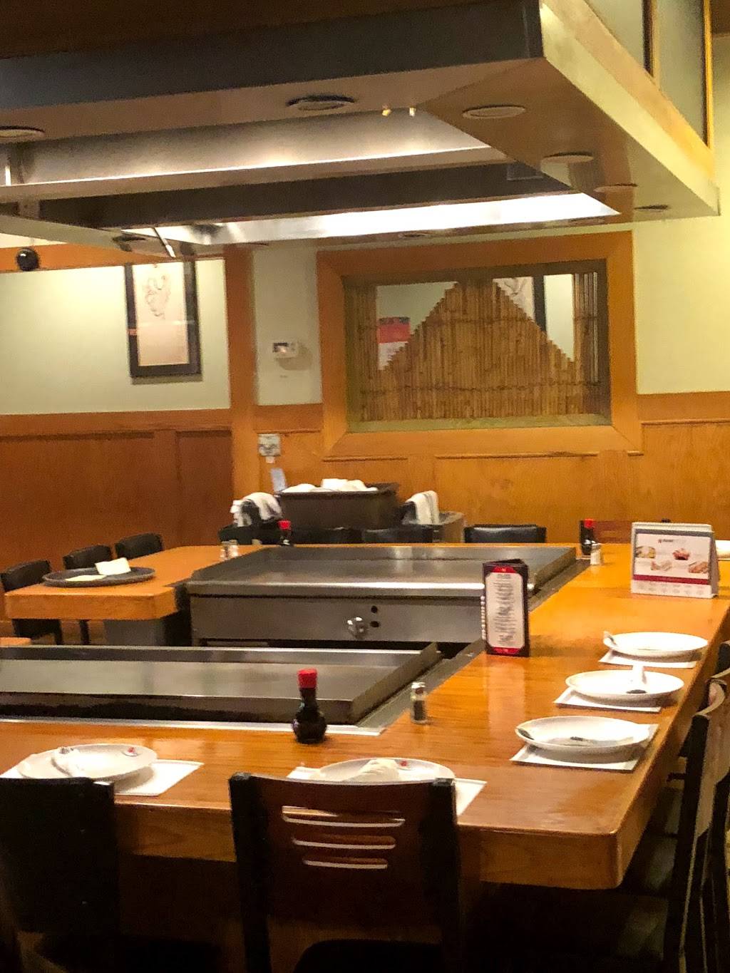 Kani House Japanese Steakhouse | restaurant | 2455 Towne Lake Pkwy # 110, Woodstock, GA 30189, USA | 7705925264 OR +1 770-592-5264