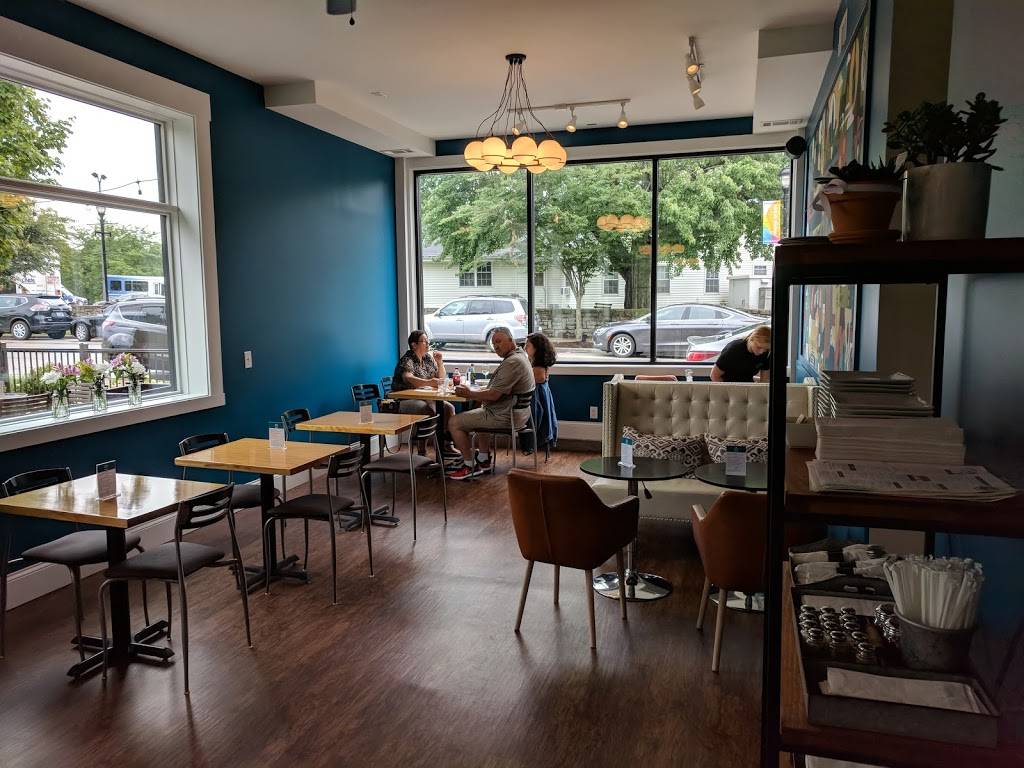 Grassroots & Vine | restaurant | 1011 S Ft Thomas Ave, Fort Thomas, KY 41075, USA | 8598148391 OR +1 859-814-8391