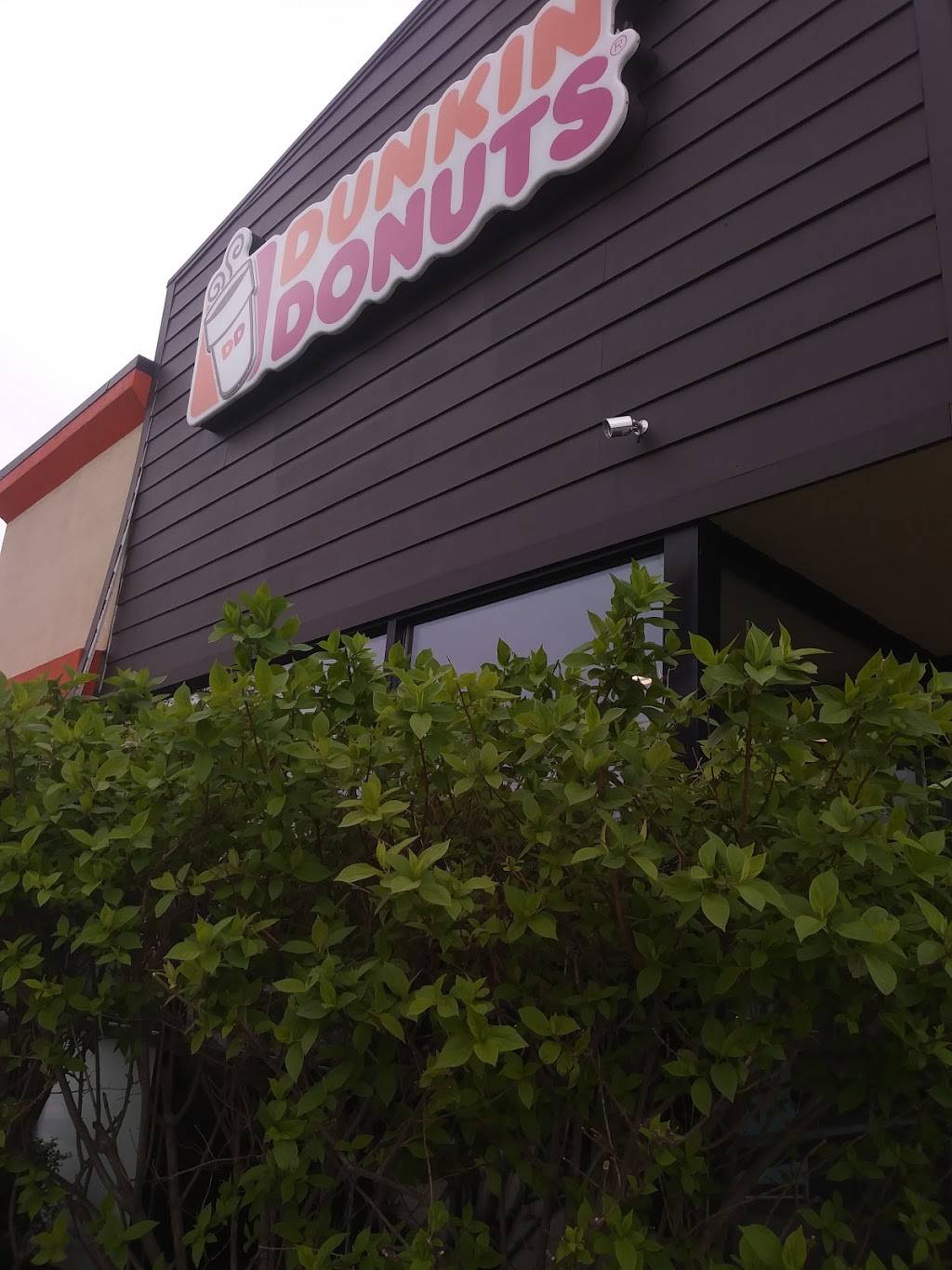 Dunkin | bakery | 75 Old Colony Ave, South Boston, MA 02127, USA | 6172684075 OR +1 617-268-4075