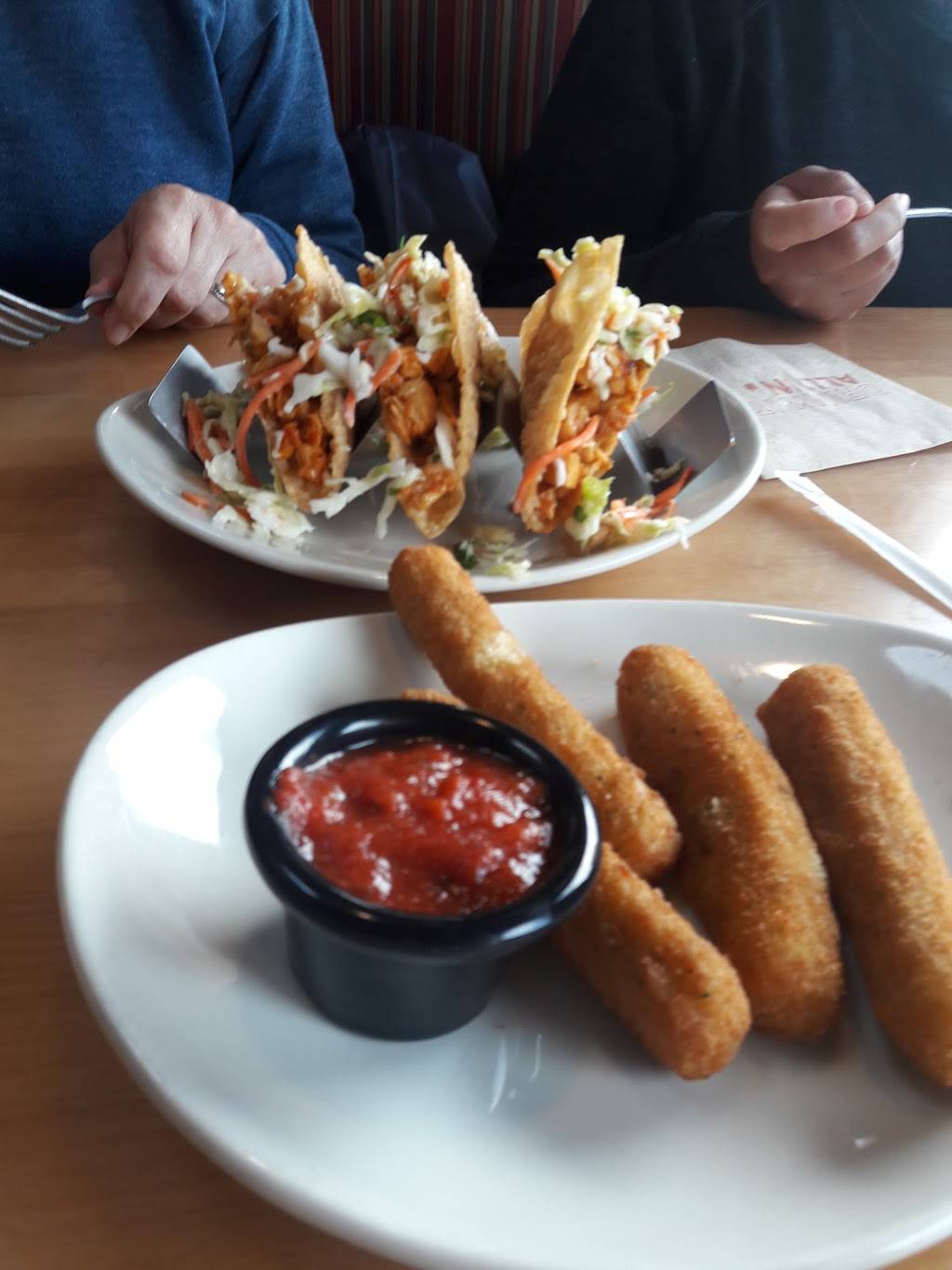 Applebees Grill + Bar | restaurant | 2109 Motel Dr, Bethlehem, PA 18018, USA | 6108677332 OR +1 610-867-7332