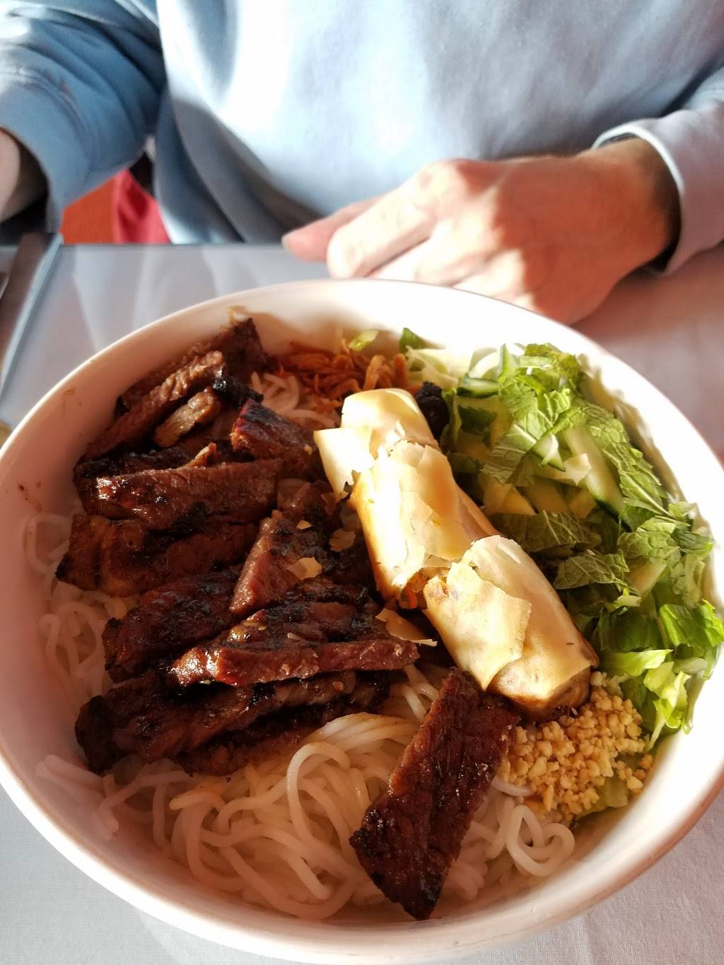 Da Nang Restaurant | restaurant | 1 S Main St, Clawson, MI 48017, USA | 2485775130 OR +1 248-577-5130