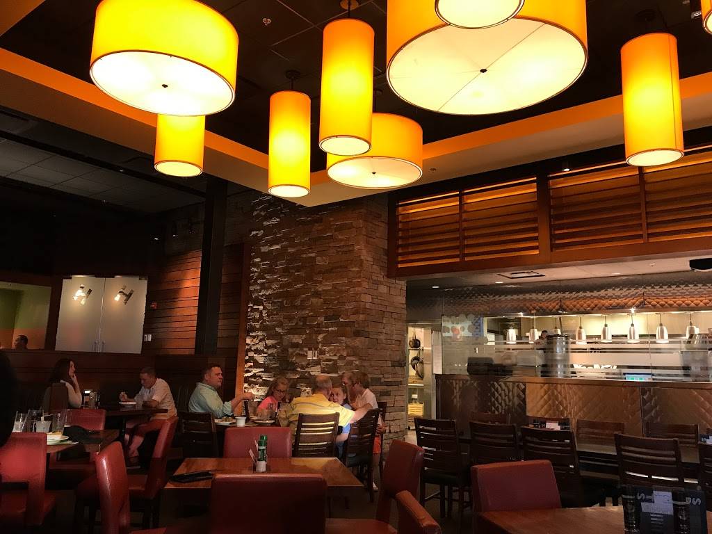 Houlihans | restaurant | 2110 E Republic Rd, Springfield, MO 65804, USA | 4178833434 OR +1 417-883-3434