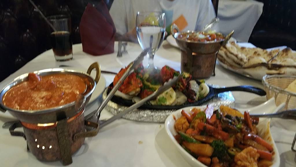 Agra Tandoori Indian Restaurant | restaurant | 19560 Ventura Blvd, Tarzana, CA 91356, USA | 8183422290 OR +1 818-342-2290