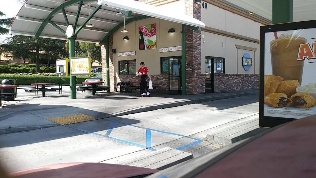 Sonic Drive-In | restaurant | 40 Rio Rancho Rd, Pomona, CA 91766, USA | 9098654728 OR +1 909-865-4728