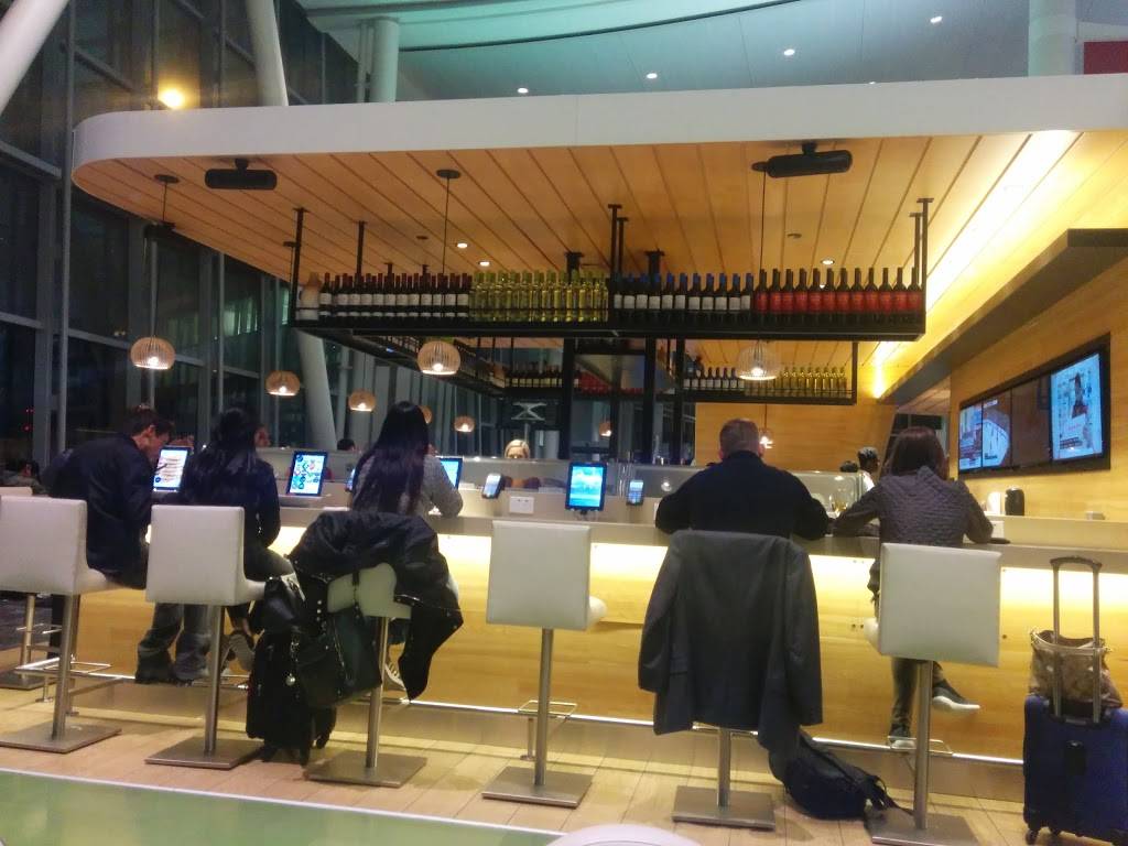 Fetta | restaurant | 6301 Silver Dart Dr, Mississauga, ON L4W 1S9, Canada | 8665083558 OR +1 866-508-3558