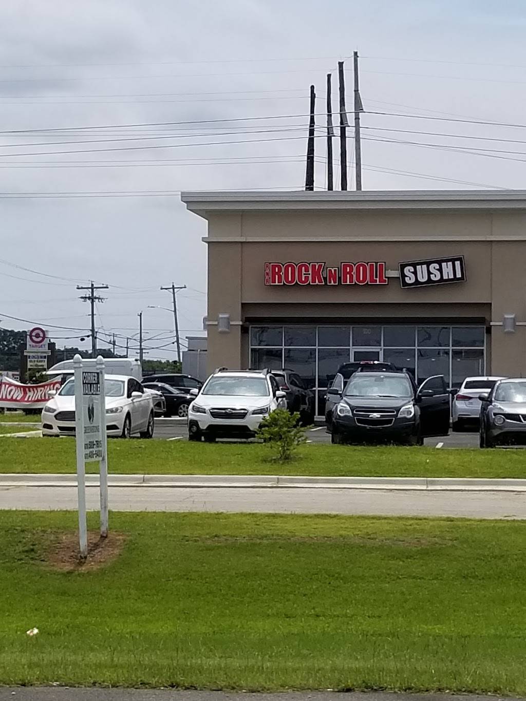 Rock n Roll Sushi | restaurant | 2421 US-31, Decatur, AL 35601, USA | 2566862449 OR +1 256-686-2449