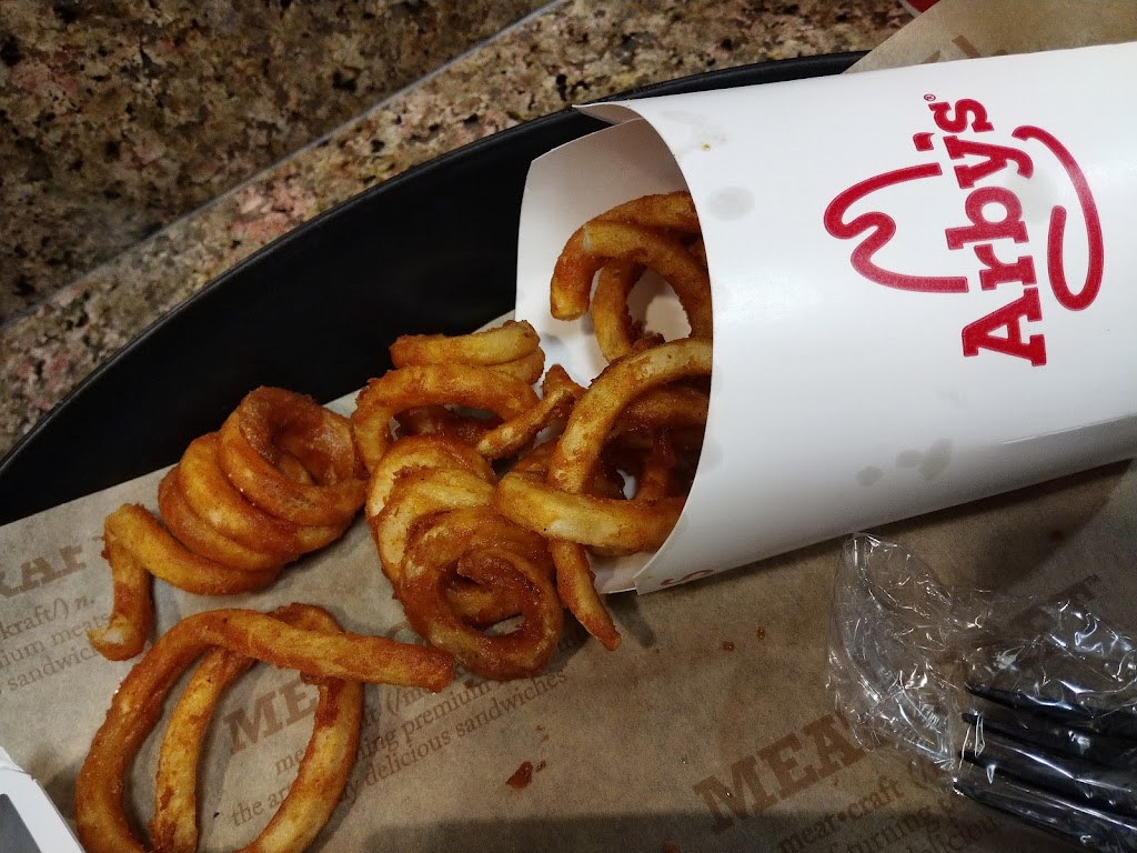 Arbys | meal takeaway | 5 N Wells St, Chicago, IL 60606, USA | 3123451771 OR +1 312-345-1771