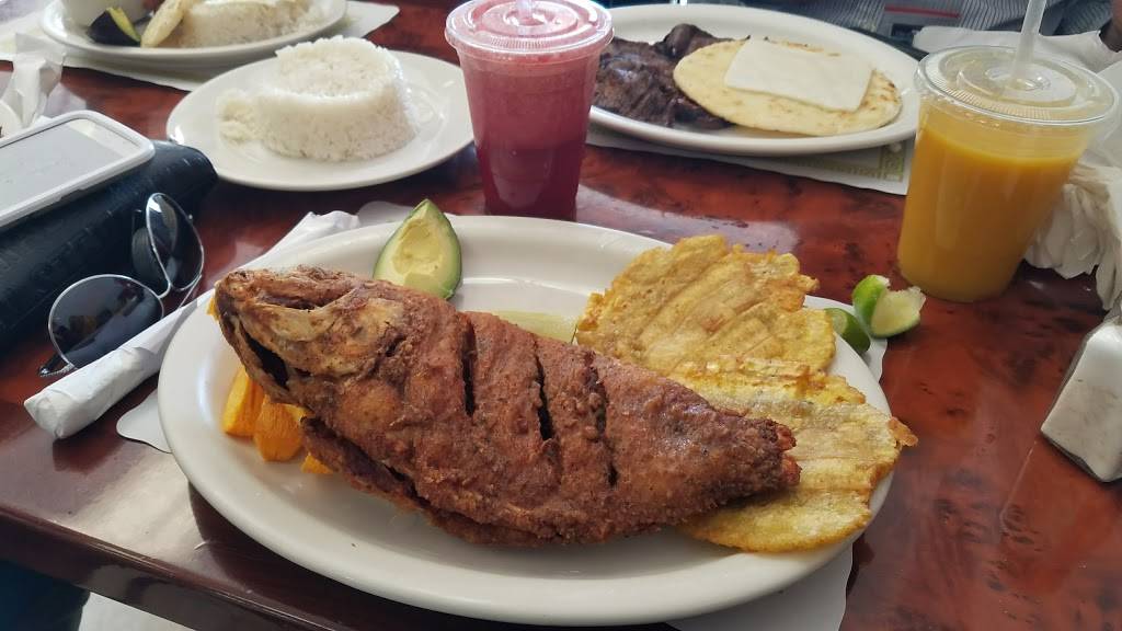 Mi Pueblo Restaurant & Bakery | restaurant | 1222 State St, Bridgeport, CT 06605, USA | 2033324408 OR +1 203-332-4408