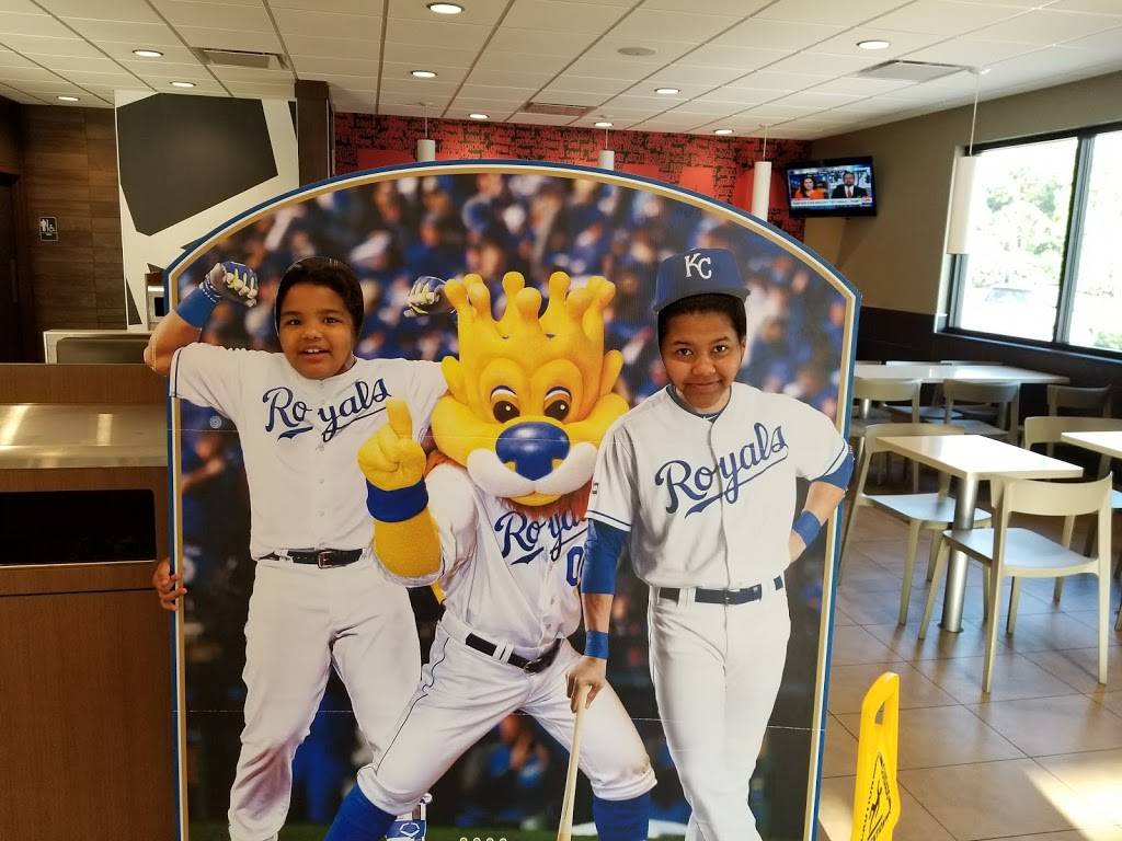 McDonalds | cafe | 7887 State Line Rd, Kansas City, MO 64114, USA | 8164448841 OR +1 816-444-8841