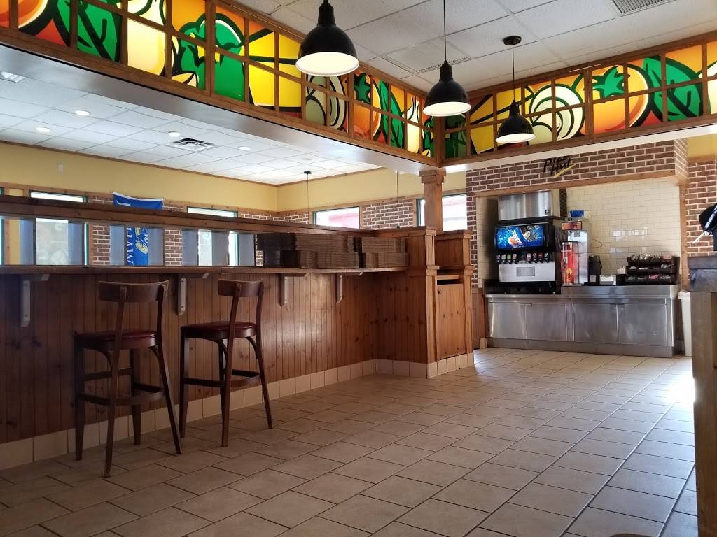 Pizza Hut | meal takeaway | 600 W 23rd St, Lawrence, KS 66046, USA | 7858433000 OR +1 785-843-3000