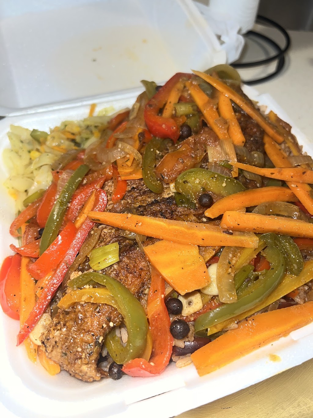 Yah Suh Nice Jamaican Cuisine | restaurant | 5111 Baymeadows Rd Suite 2, Jacksonville, FL 32217, USA | 9045034542 OR +1 904-503-4542