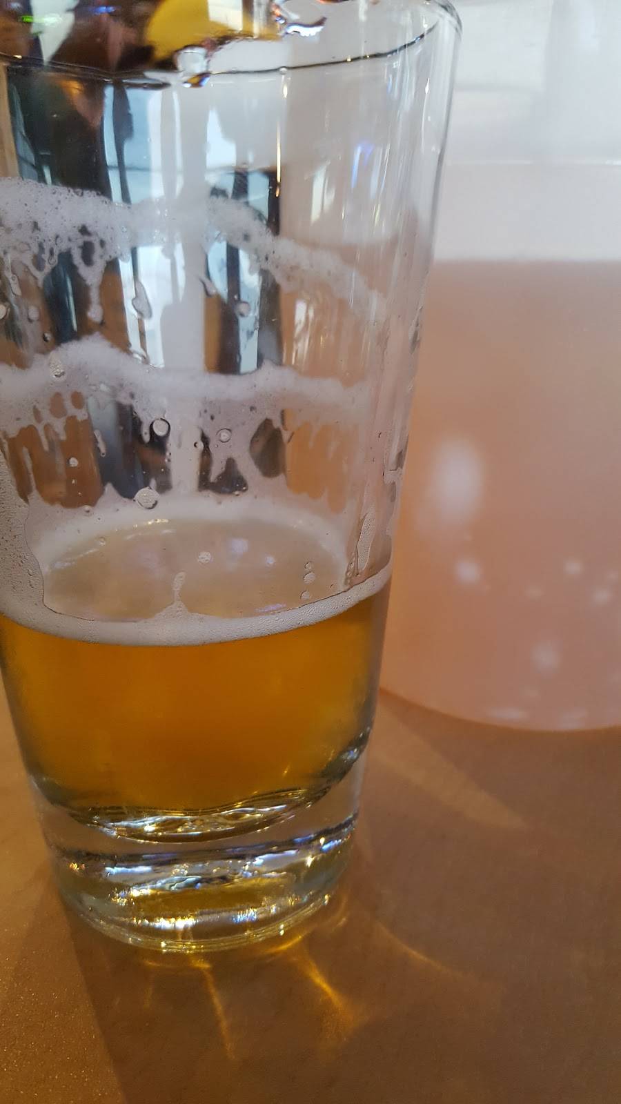 Curlys Waterfront Sports Bar & Grill | restaurant | W272N2696 Lakeview Blvd, Pewaukee, WI 53072, USA | 2626914243 OR +1 262-691-4243