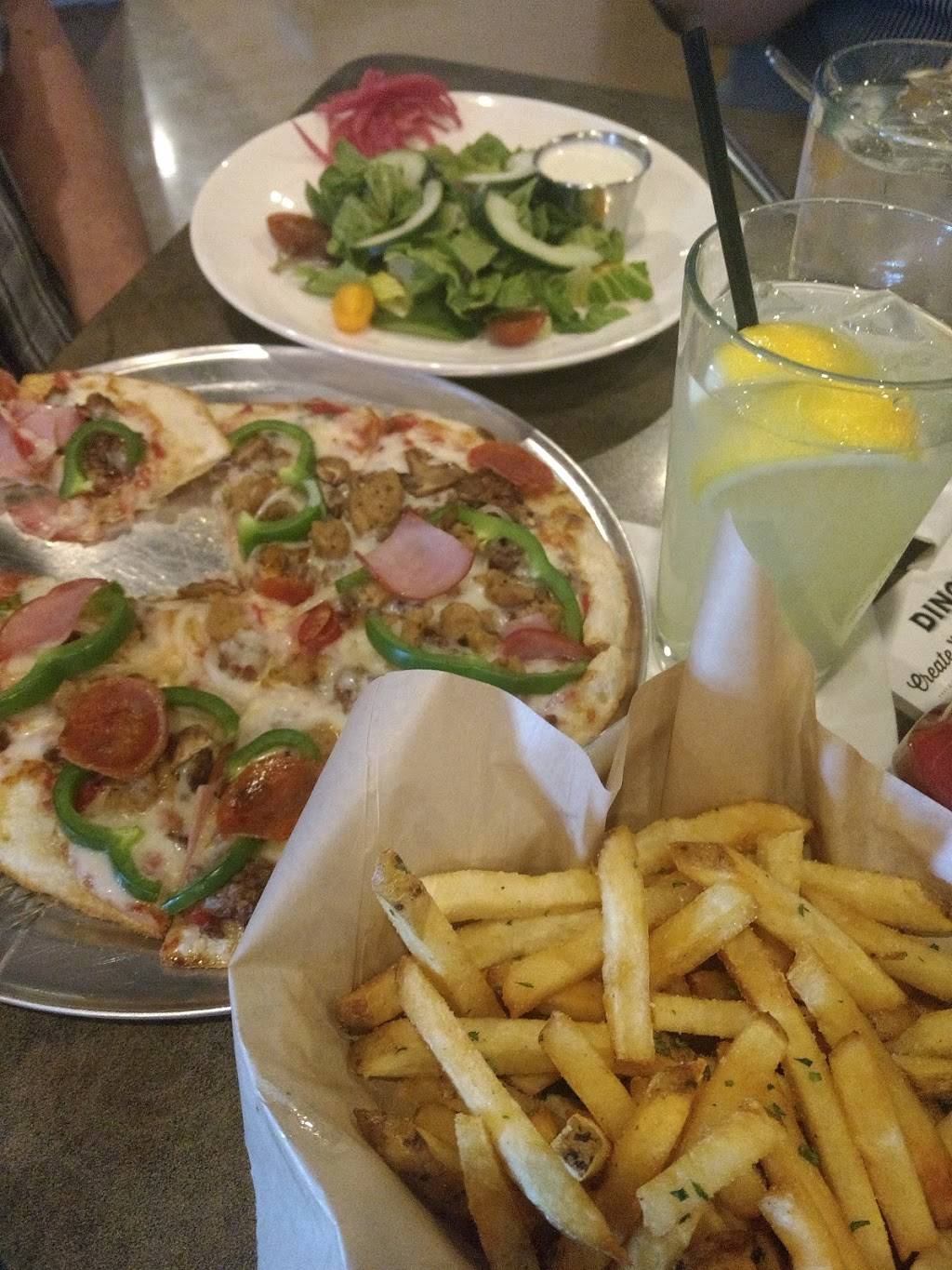 Dinos | restaurant | 2901 S 84th St #16, Lincoln, NE 68506, USA | 4023270200 OR +1 402-327-0200