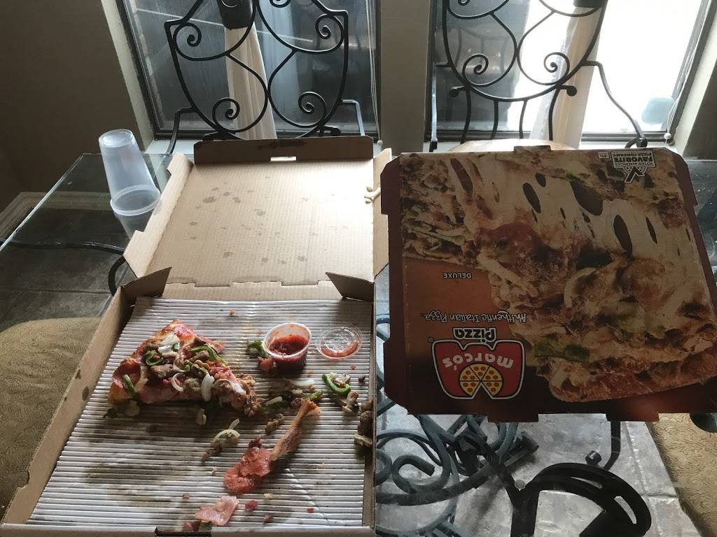Marcos Pizza | restaurant | 4001 W Green Oaks Blvd Ste 111, Arlington, TX 76016, USA | 8176725699 OR +1 817-672-5699