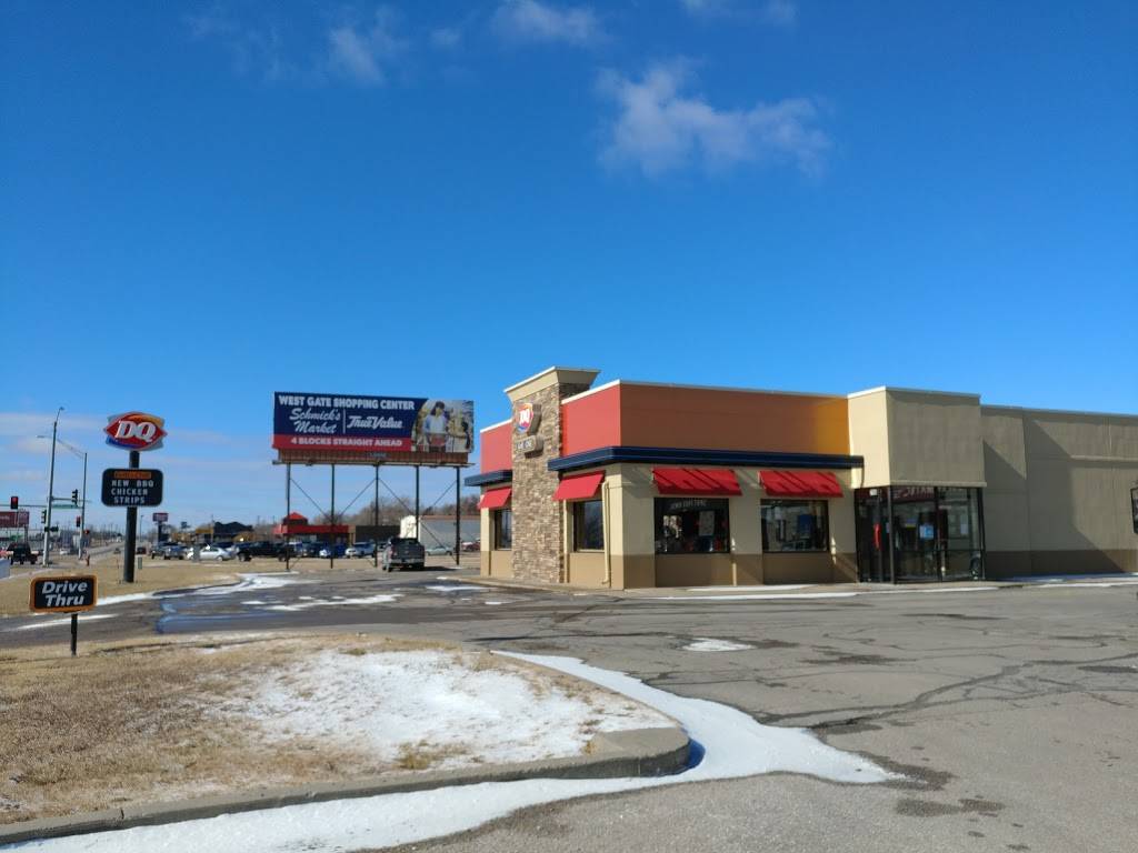 Dairy Queen Grill & Chill | restaurant | 760 W O St, Lincoln, NE 68528, USA | 4024753406 OR +1 402-475-3406