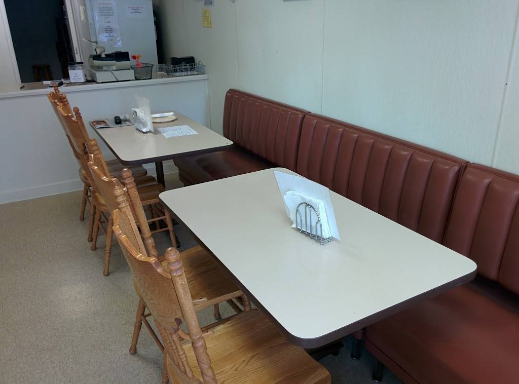 Suzys Pizza | restaurant | 179 S Main St, Wilkinson, IN 46186, USA | 7657852454 OR +1 765-785-2454