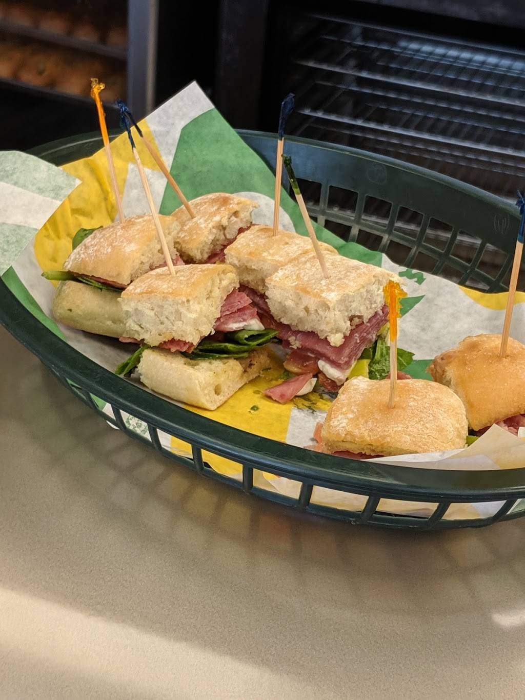 Subway | meal takeaway | 2820 Central South East Suite C And, D, Albuquerque, NM 87106, USA | 5052650455 OR +1 505-265-0455