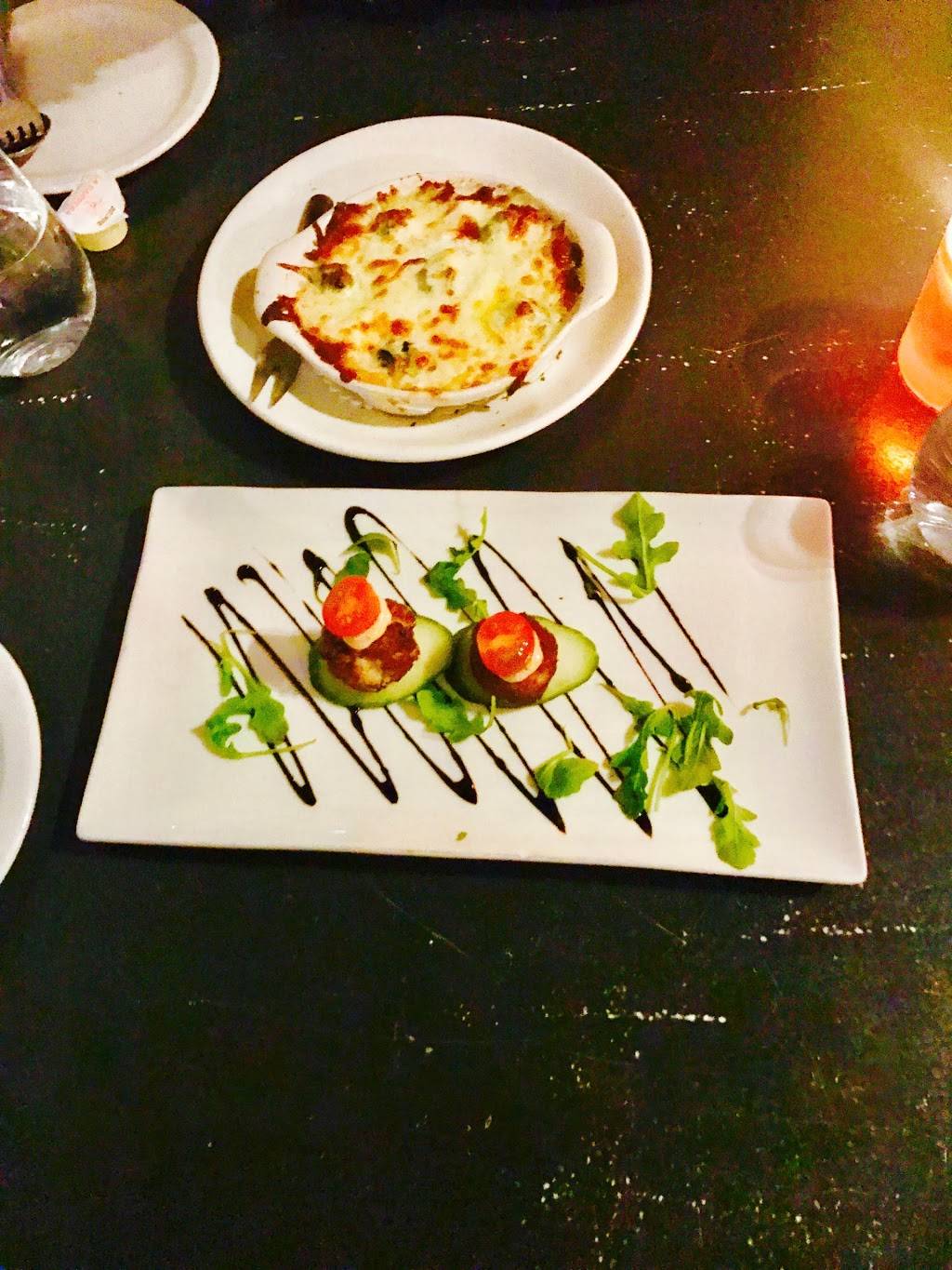 Gios | restaurant | 11 Avenue de la Gare, Saint-Sauveur, QC J0R 1R0, Canada | 4502272411 OR +1 450-227-2411