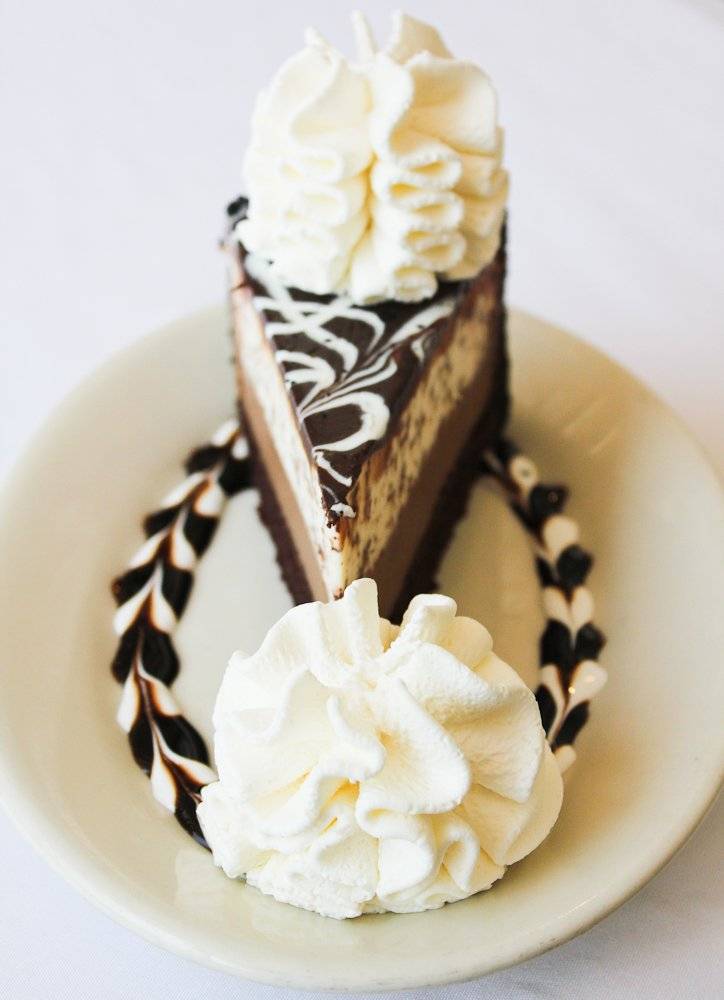 The Cheesecake Factory | restaurant | 1736 Redwood Hwy, Corte Madera, CA 94925, USA | 4159450777 OR +1 415-945-0777