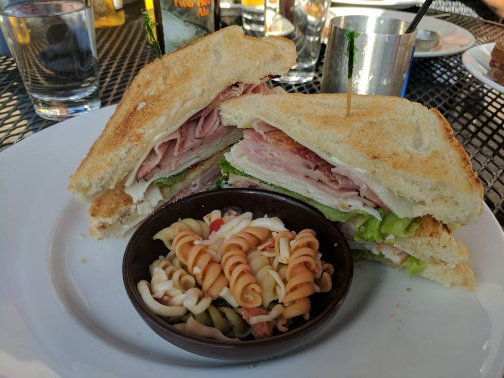 The Boat House Bar & Grill | restaurant | N2062 S Lake Shore Dr, Lake Geneva, WI 53147, USA | 2628124126 OR +1 262-812-4126