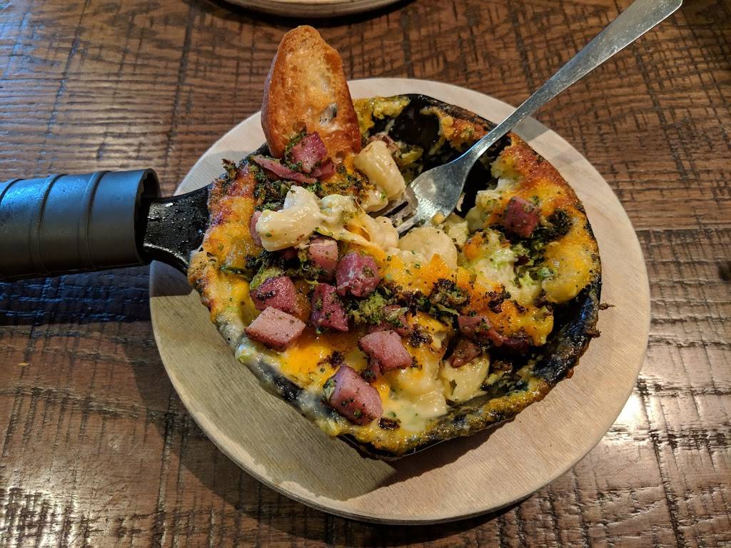 MACS (Macaroni And Cheese Shop) Brookfield | restaurant | 880 S Moorland Rd, Brookfield, WI 53005, USA | 2623954802 OR +1 262-395-4802