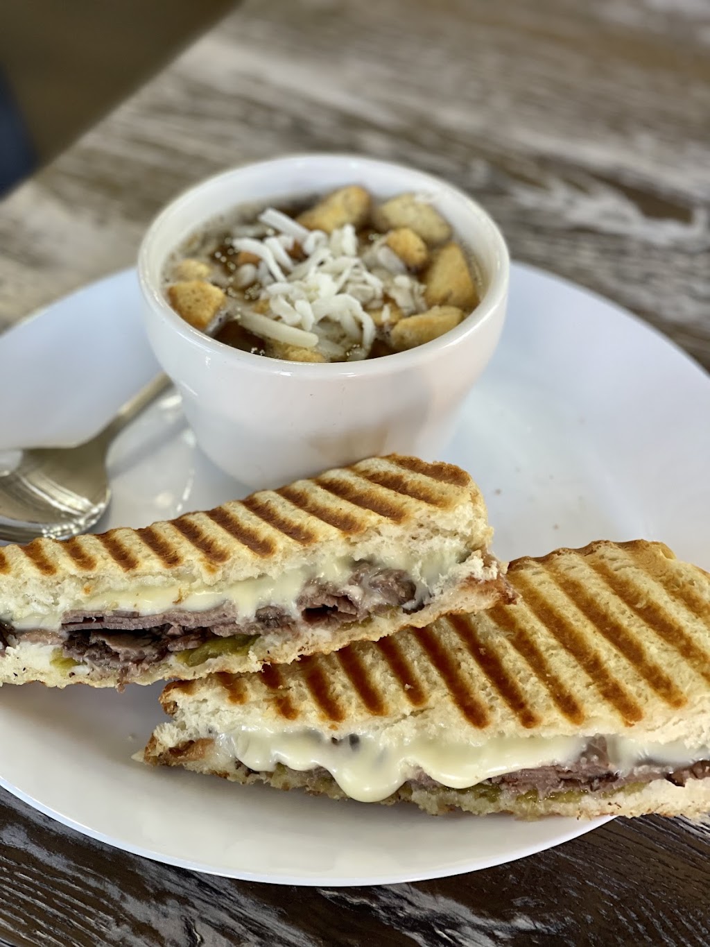 The vault | restaurant | 314 E Court St, Atoka, OK 74525, USA | 5802078163 OR +1 580-207-8163