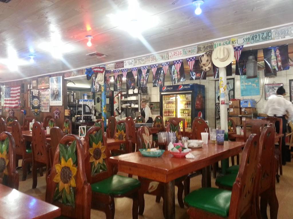 Don Chile Mexican Restaurant | restaurant | 635 McCarty St, Houston, TX 77029, USA | 7136742455 OR +1 713-674-2455