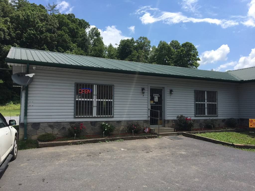 Fox Den | restaurant | 790 TN-107, Del Rio, TN 37727, USA | 4234872945 OR +1 423-487-2945